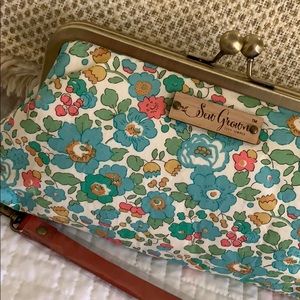 See Grown essential oil wallet purse